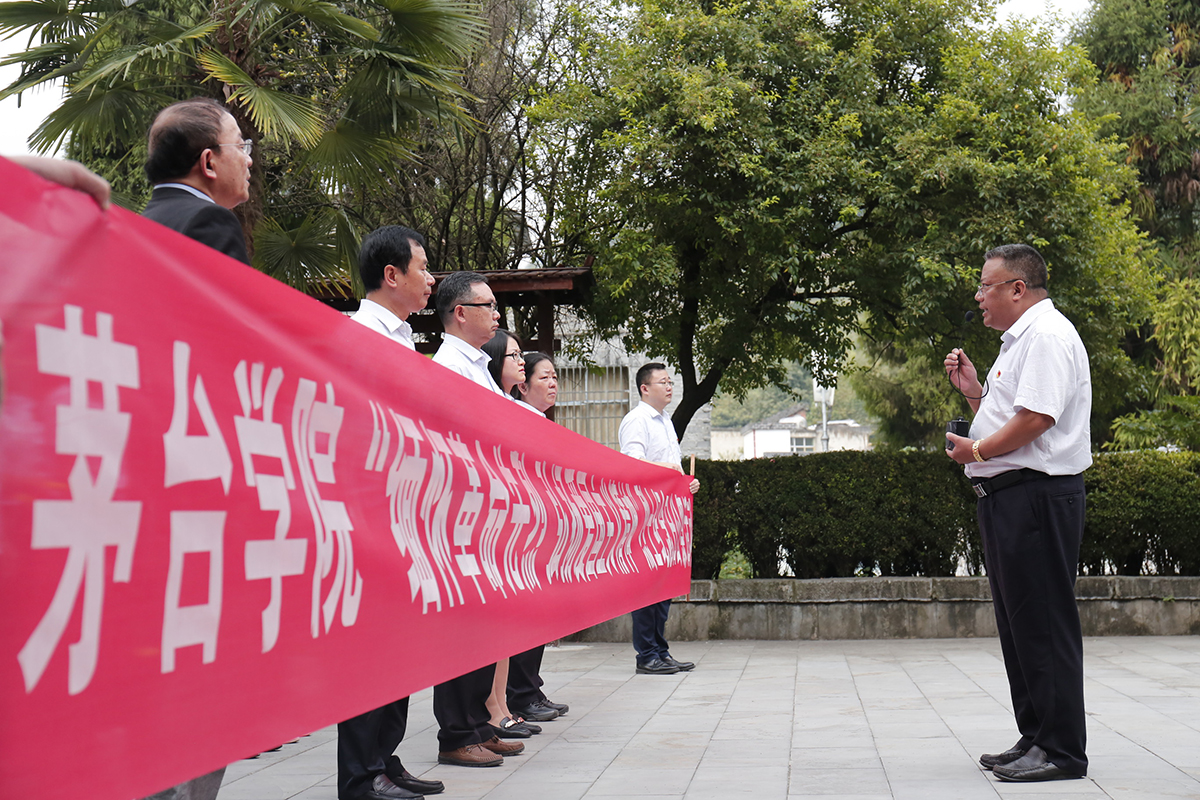 1569918436172342.jpg 2.JPG