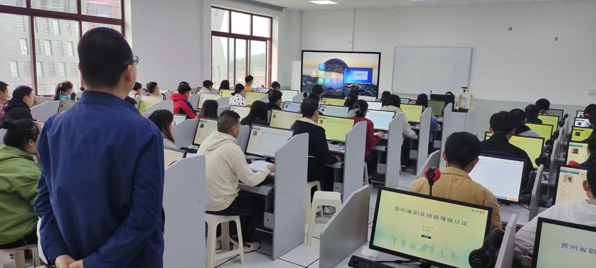 1668473664130420.jpg 下午机房 (4).jpg