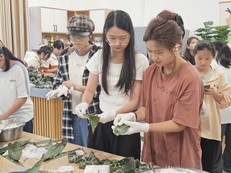 NR8AVjViQ1FBMk5UZzBNRFV3TkRJUHJEVm9ZcW1jQXchIQUAcXVuZ3o!